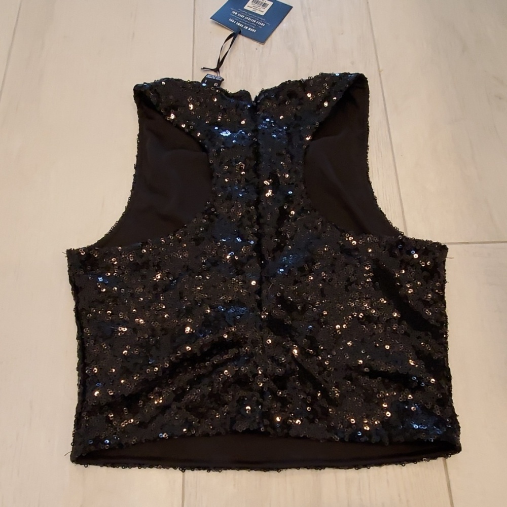 Crop top - Picture 2 of 3